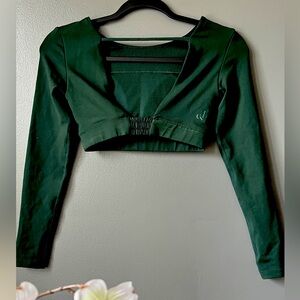 CROP SHOP BOUTIQUE (CSB): Long Sleeve Crop Top (Open back)